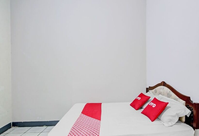 호텔 Oyo 90543 Annur Guest House Syariah