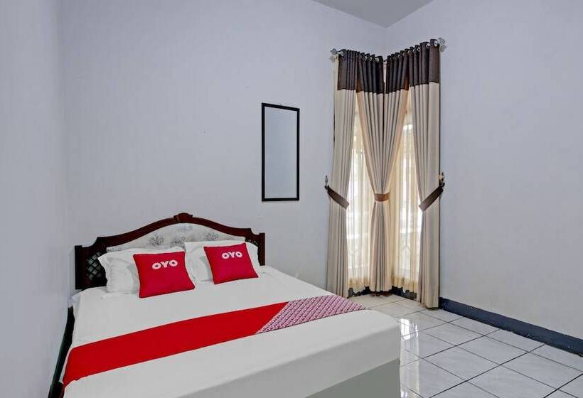 호텔 Oyo 90543 Annur Guest House Syariah