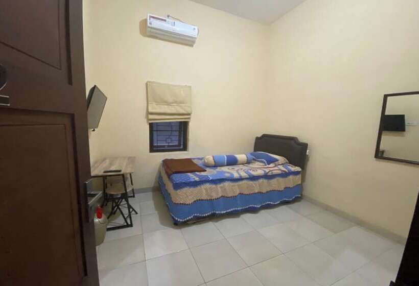 هتل Oyo 90548 Kika Homestay