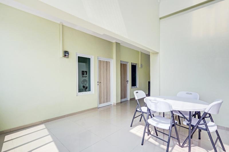 ホテル Oyo 90549 Tumesa Homestay