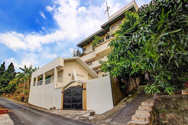 ホテル Oyo 90549 Tumesa Homestay