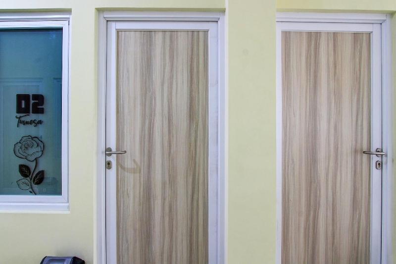 ホテル Oyo 90549 Tumesa Homestay