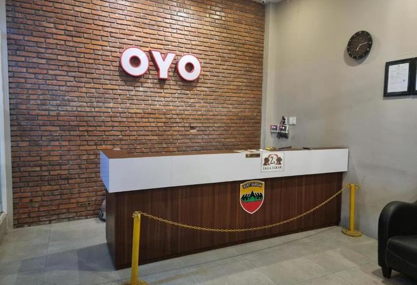 בית מלון כפרי Oyo 90559 Gamacity Residence