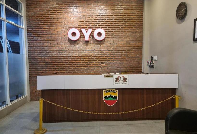 בית מלון כפרי Oyo 90559 Gamacity Residence