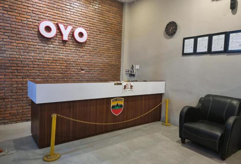 בית מלון כפרי Oyo 90559 Gamacity Residence