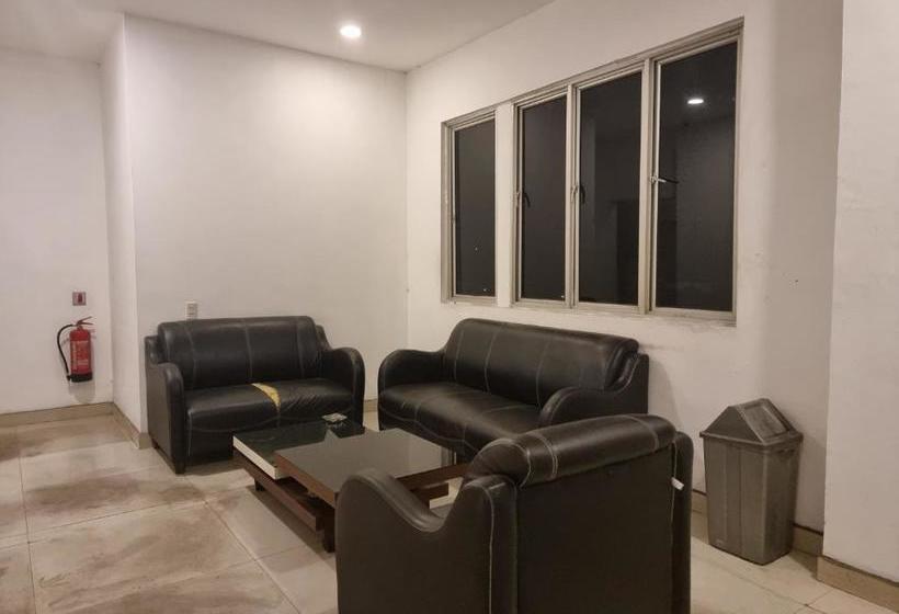 בית מלון כפרי Oyo 90559 Gamacity Residence