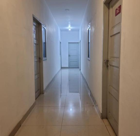 בית מלון כפרי Oyo 90559 Gamacity Residence