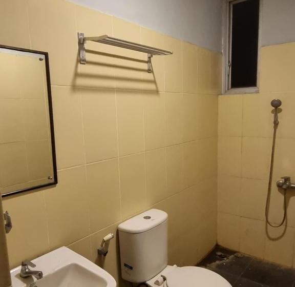 בית מלון כפרי Oyo 90559 Gamacity Residence