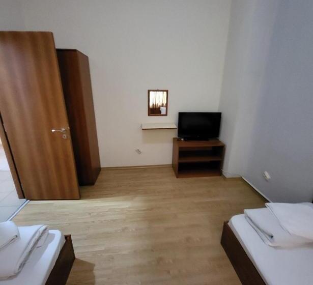 בית מלון כפרי Provans Famili