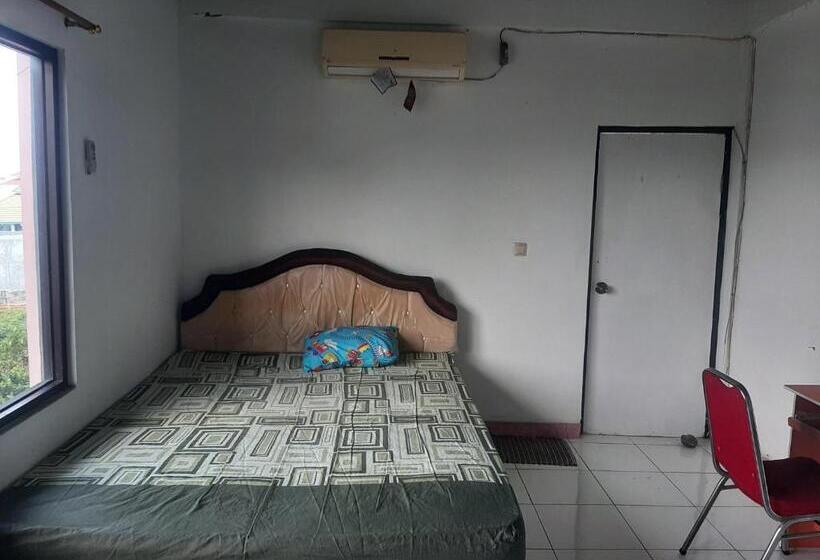 هتل Spot On 90535 Cimanuk Pavilion