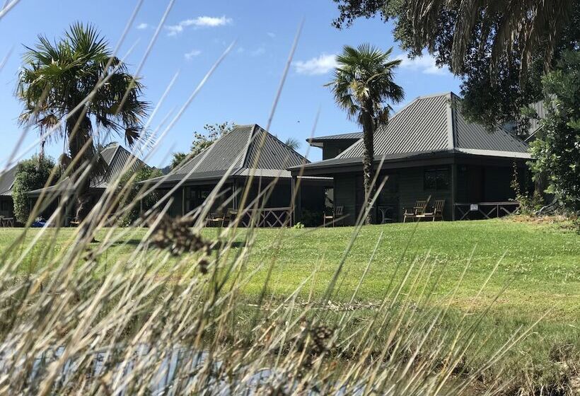 Pacific Harbour Villas