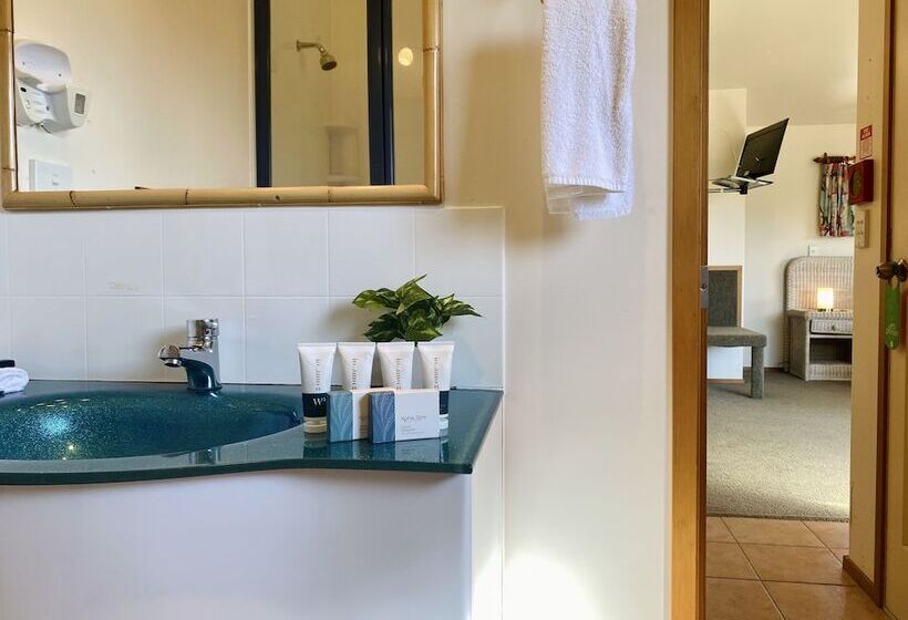 Pacific Harbour Villas