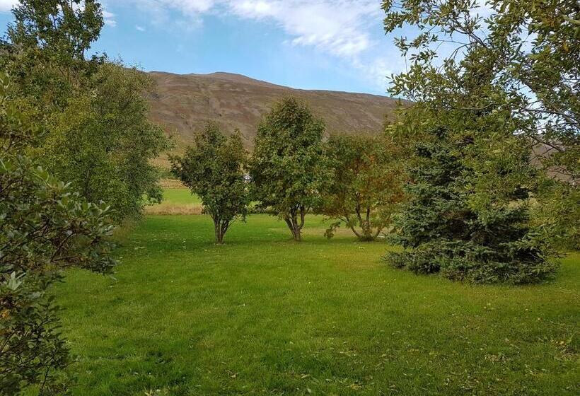 پانسیون Húsabakki Guesthouse
