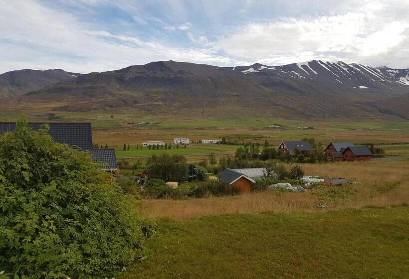 پانسیون Húsabakki Guesthouse