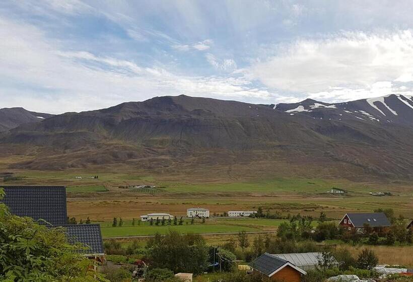 پانسیون Húsabakki Guesthouse