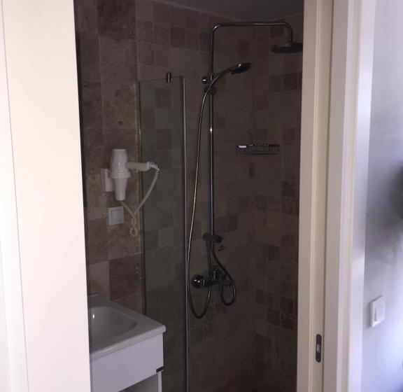 פנסיון Teos Lodge