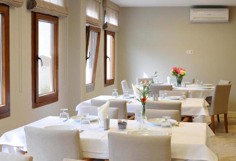 פנסיון Teos Lodge