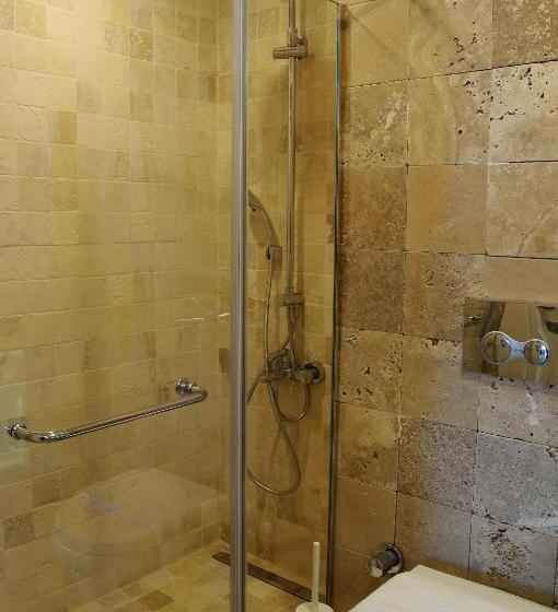 פנסיון Teos Lodge