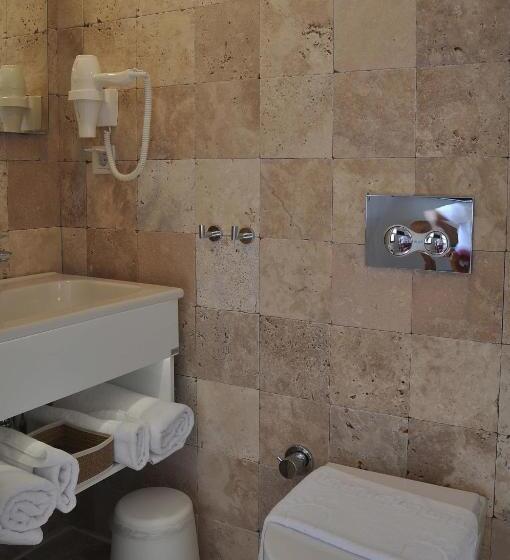 פנסיון Teos Lodge