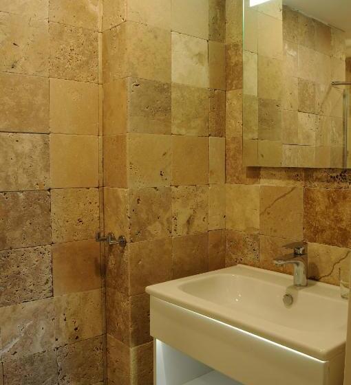 פנסיון Teos Lodge