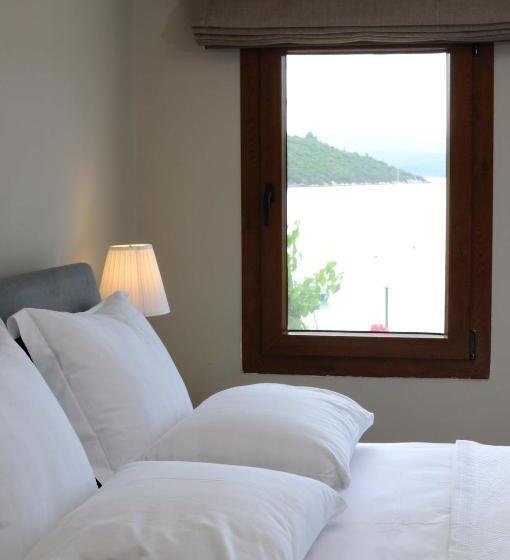 פנסיון Teos Lodge