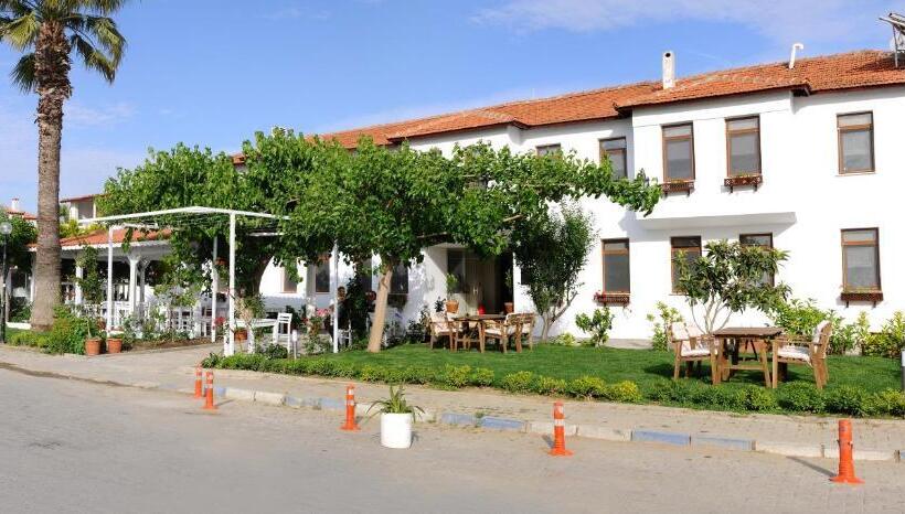 פנסיון Teos Lodge