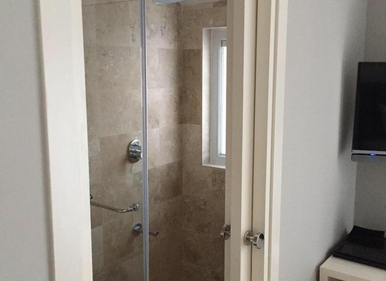 פנסיון Teos Lodge