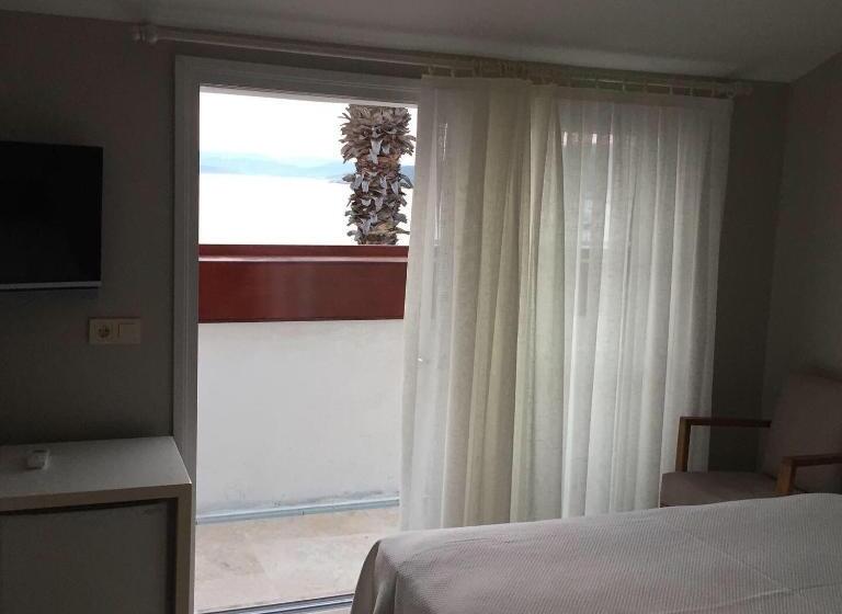 פנסיון Teos Lodge