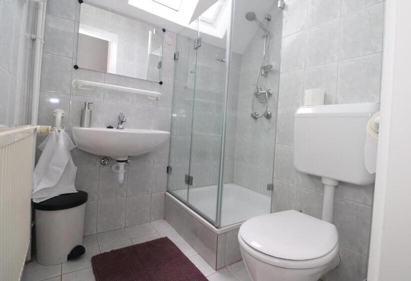 膳宿费 Villa Galagonya I. Ii