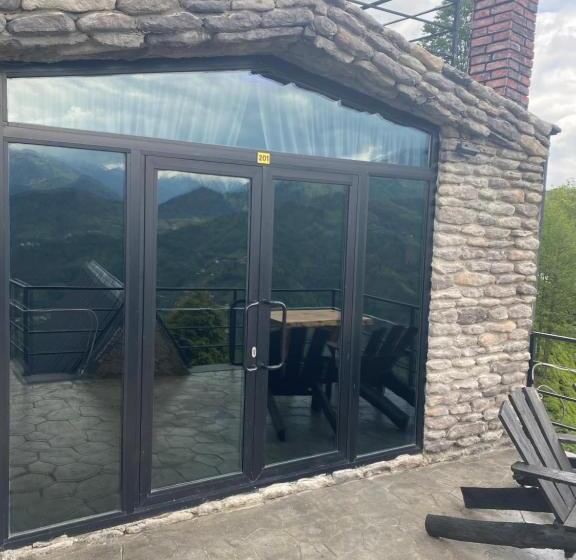 צימר Li̇vora Dağ Evleri̇