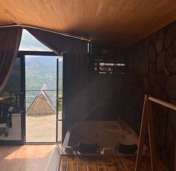 צימר Li̇vora Dağ Evleri̇