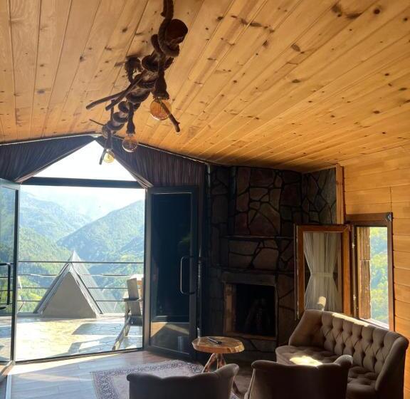 צימר Li̇vora Dağ Evleri̇