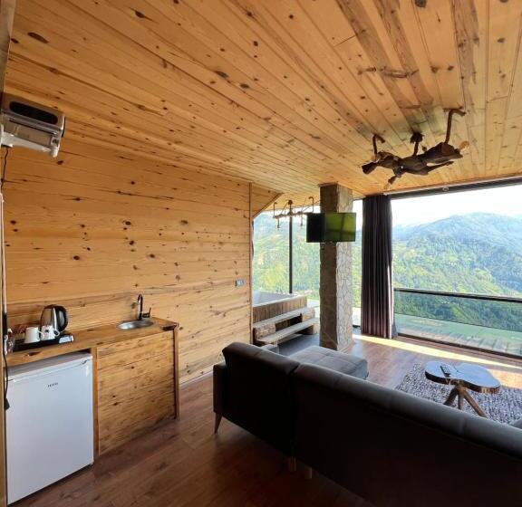 צימר Li̇vora Dağ Evleri̇