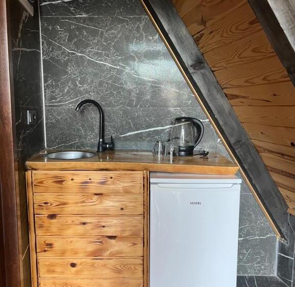 צימר Li̇vora Dağ Evleri̇