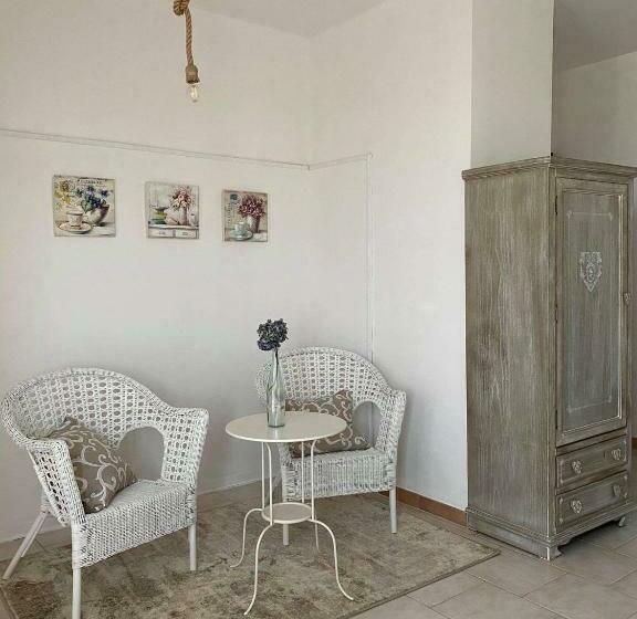 مبيت وإفطار Mama Maja