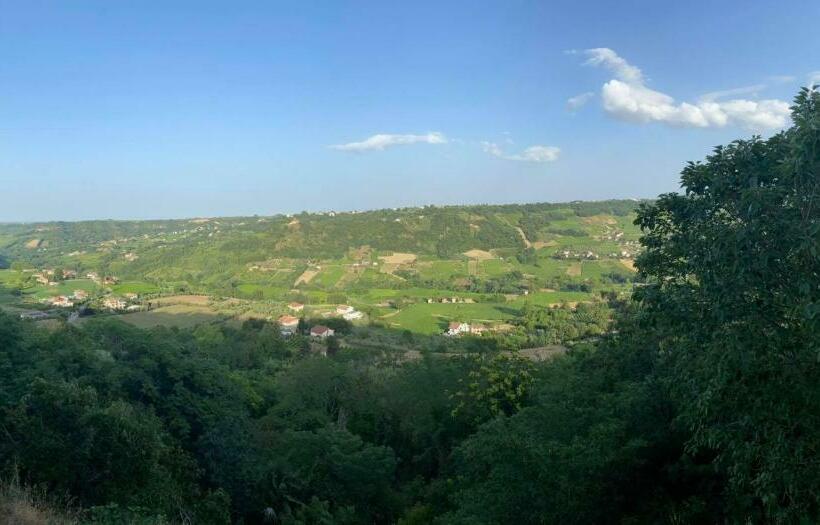 مبيت وإفطار Mama Maja