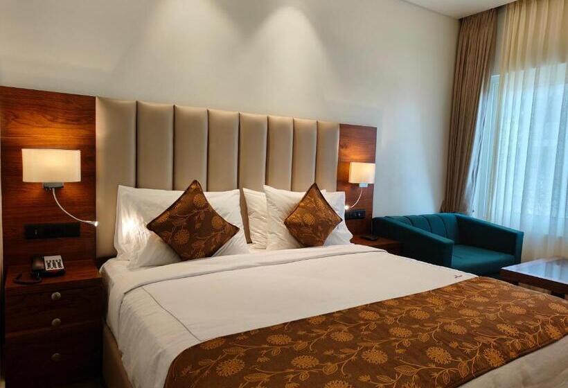 ホテル Guru Surbhi