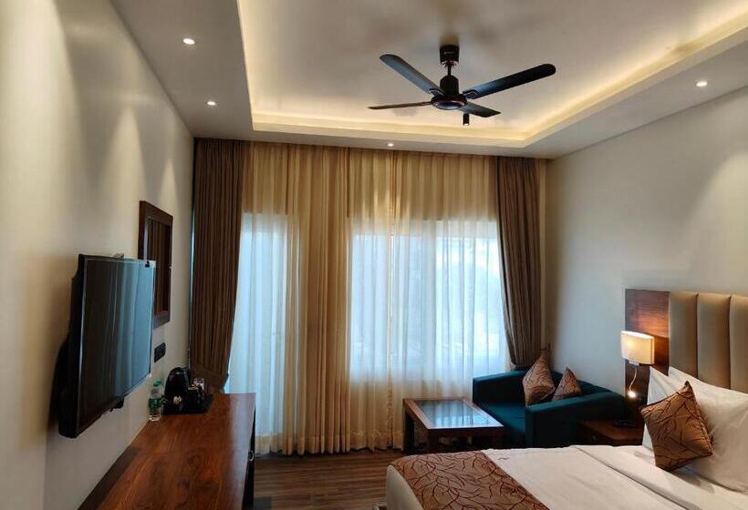 ホテル Guru Surbhi