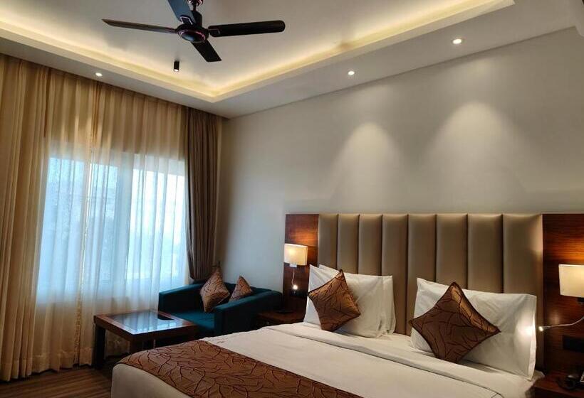 ホテル Guru Surbhi