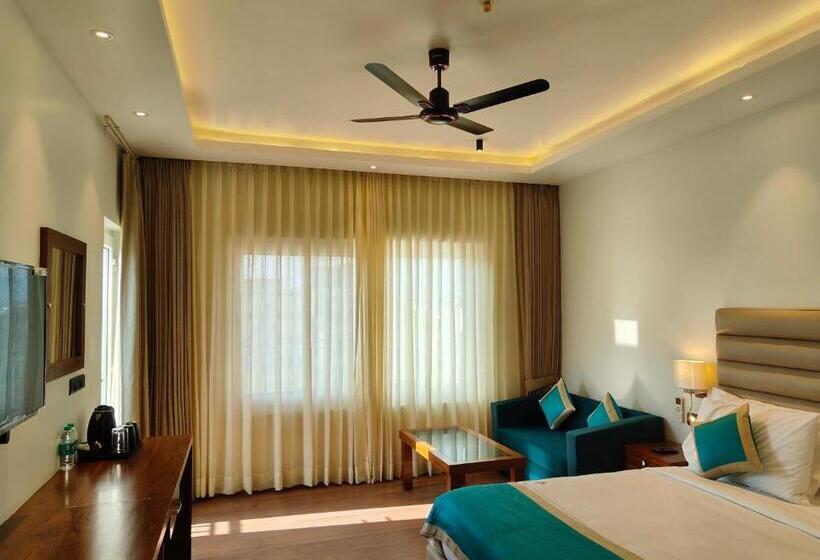 ホテル Guru Surbhi