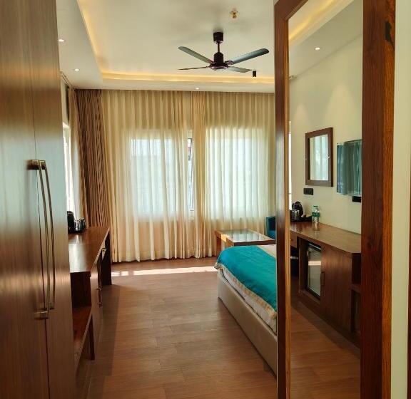 ホテル Guru Surbhi