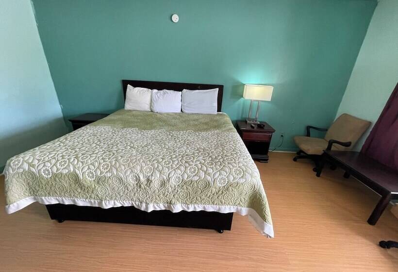 فندق Lamplighter Inn