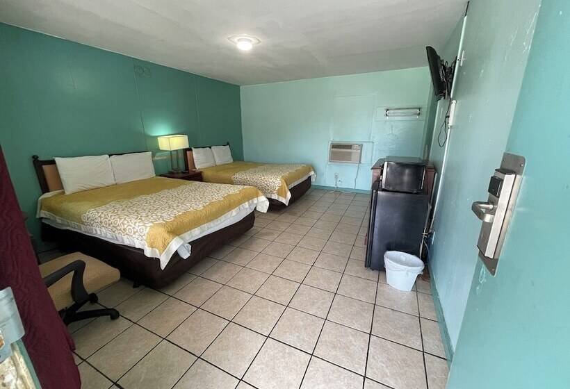 فندق Lamplighter Inn