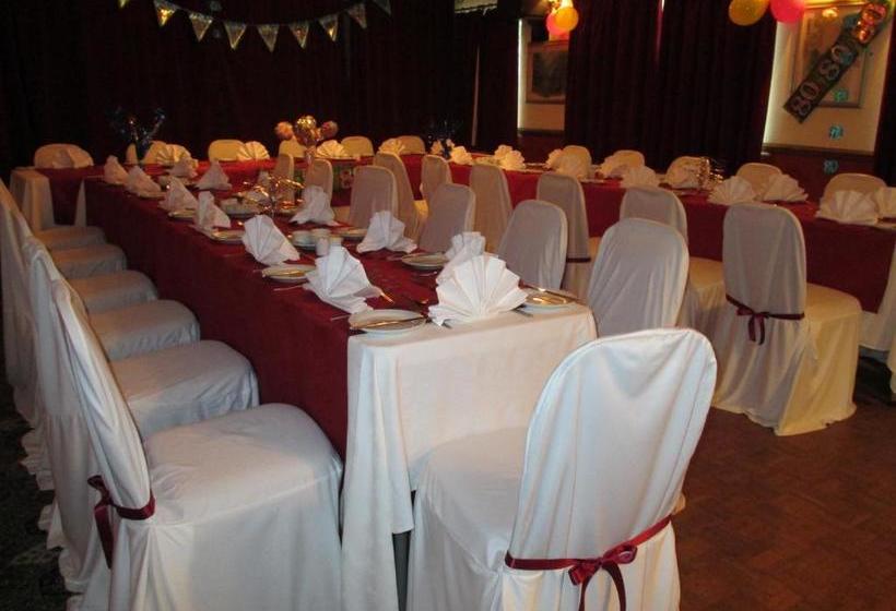 호텔 Old New Inn, Llanfyllin