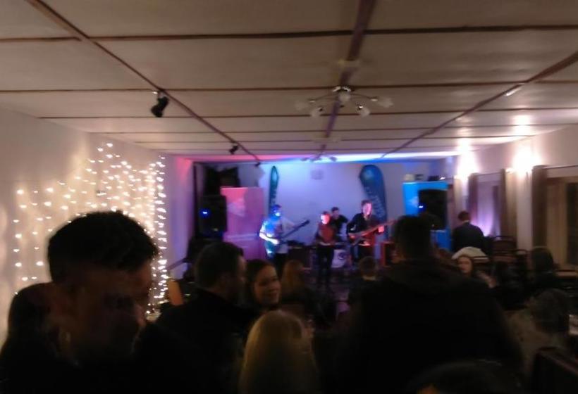 호텔 Old New Inn, Llanfyllin