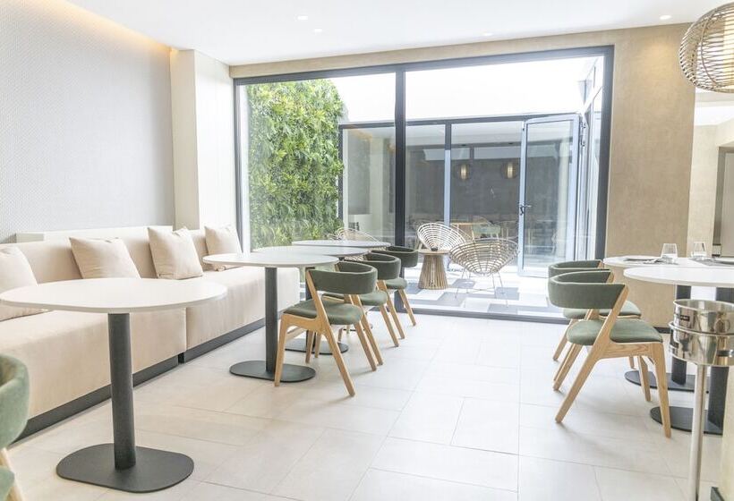 هتل Omid Saldanha