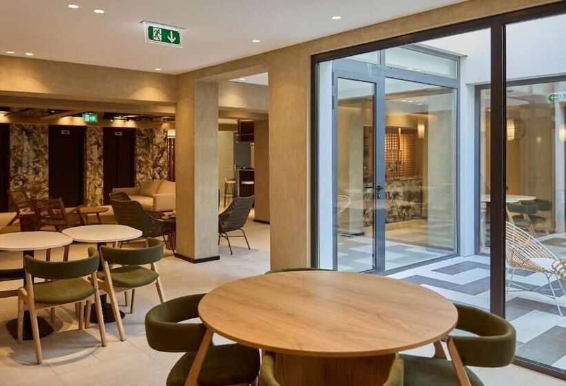 هتل Omid Saldanha