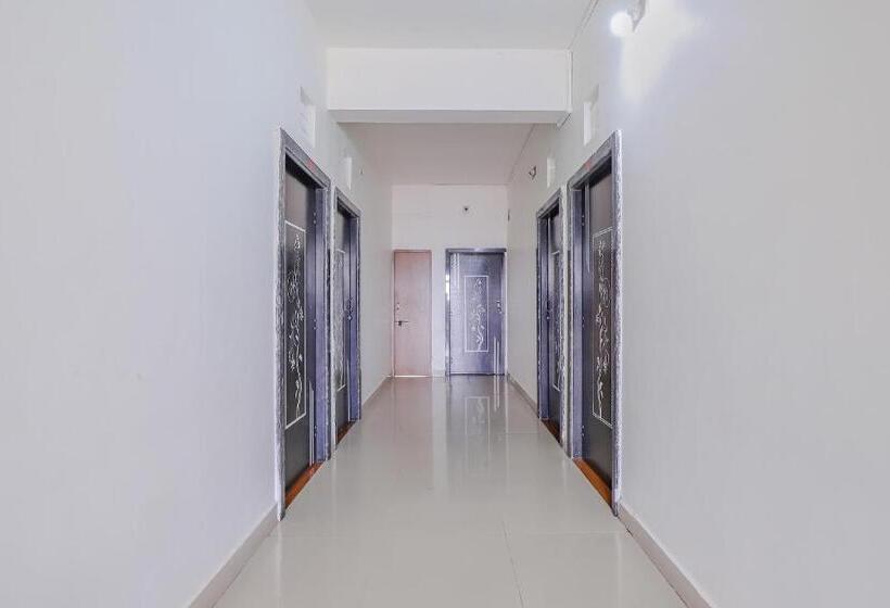 בית מלון כפרי Oyo 80936  Maldhari