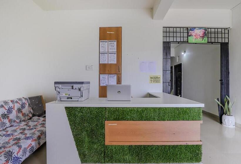 בית מלון כפרי Oyo 80936  Maldhari