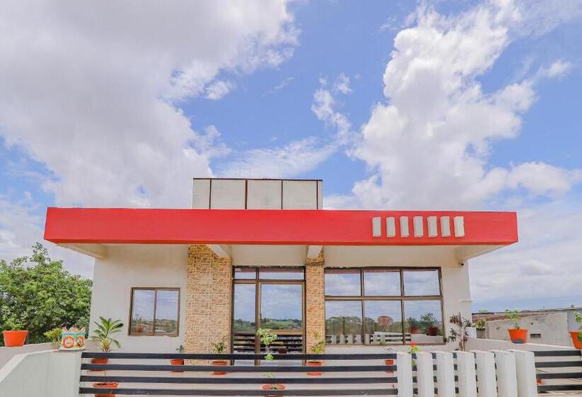 בית מלון כפרי Oyo 80936  Maldhari